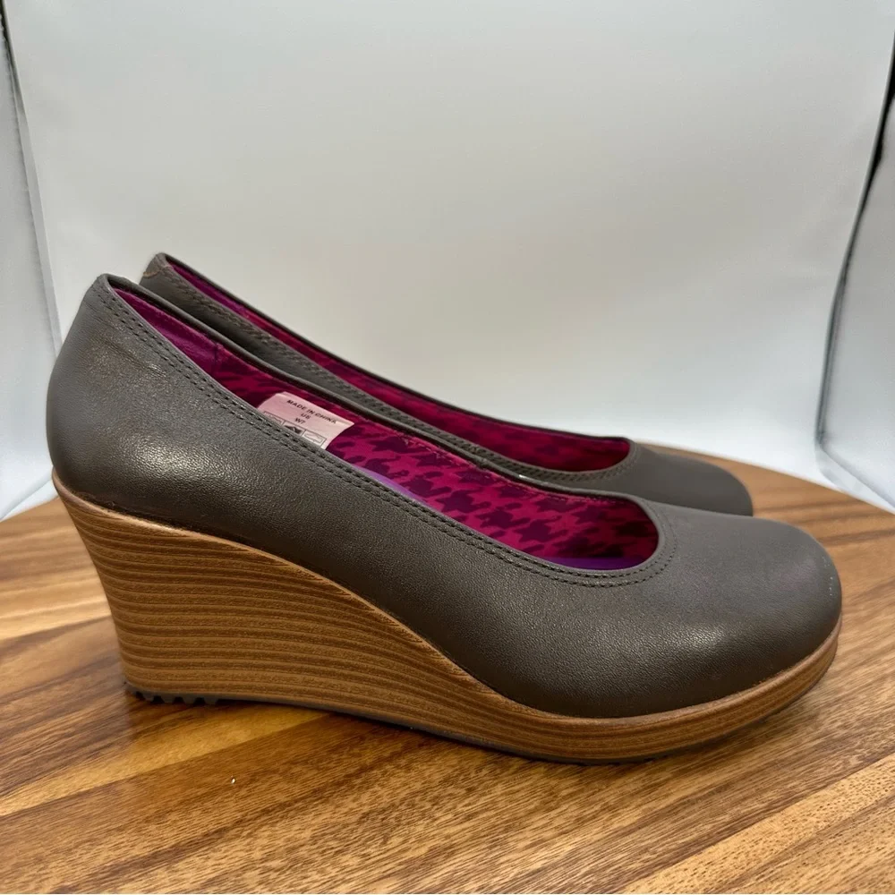 CROCS Gray Wedge Pumps with Wood-Effect Platform